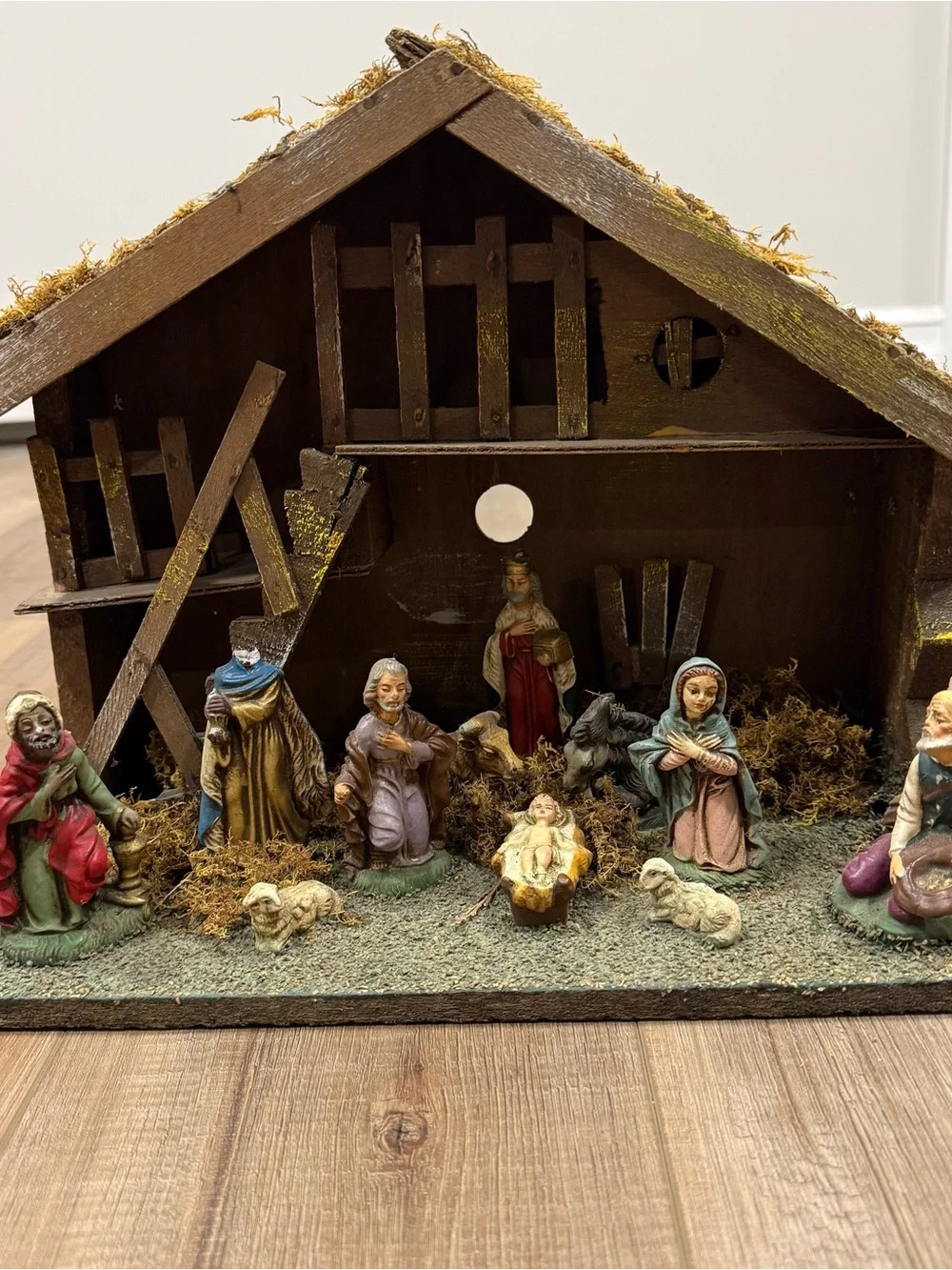 Vintage Made in Italy Nativity Set Rustic Wooden Stable Hand Painted Christmas